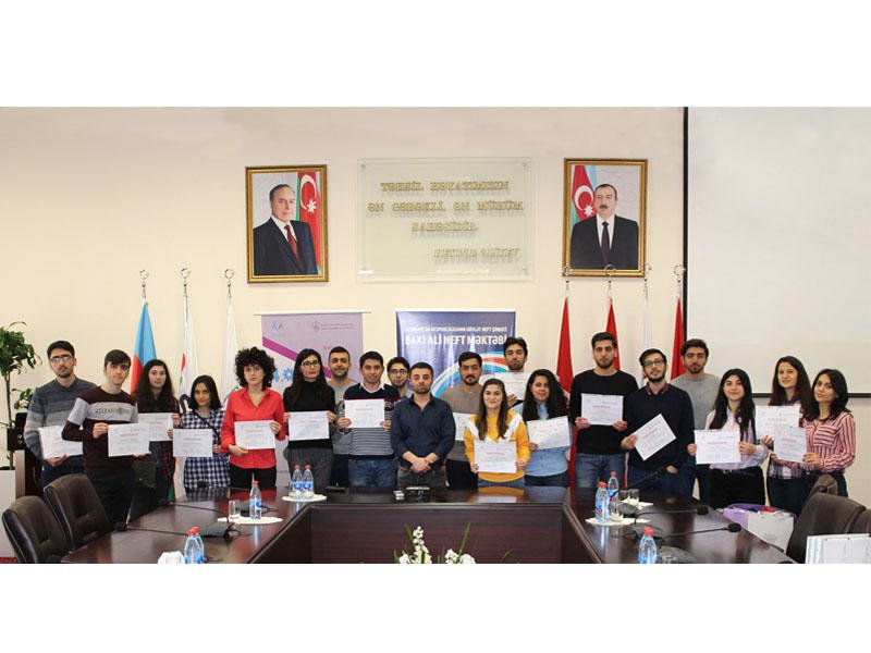 Bakı Ali Neft Məktəbinin tələbəsi 