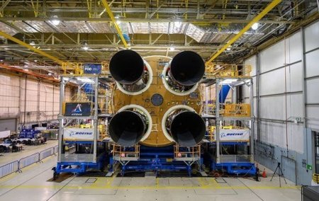 Mask NASA-nın Aya uçmaq üçün yaratdığı raketi “yüzfaizlik faciə” adlandırdı