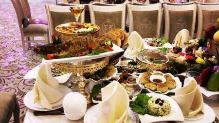 Restoranda hesaba görə müştərilər administratoru döyüb