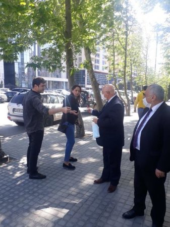 Xətai rayonunda əhaliyə tibbi maskalar paylanılır - FOTO