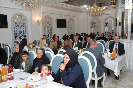 QHT rəhbəri Yasəmən Qəyyumlu İmişlidə şəhid ailələri üçün iftar süfrəsi təşkil edib