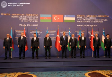 Ankarada keçirilən Azərbaycan-Türkiyə-Özbəkistan üçtərəfli nazirlər görüşündə Bəyannamə imzalanıb