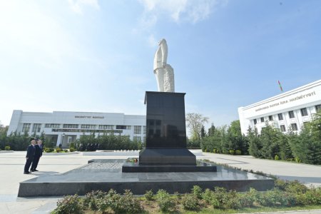 Elm və təhsil naziri Sabirabadda vətəndaşların müraciətlərini dinləyib